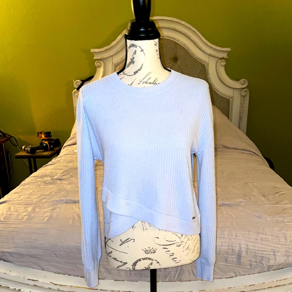 HOLLISTER light weight cropped baby blue sweater
